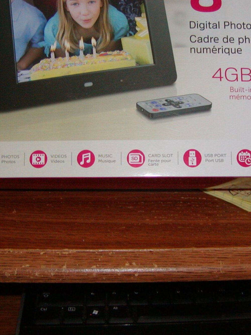 Digital 8" Photo Frame - Picture 2 of 7
